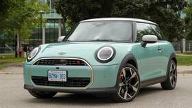 Как выглядит автомобиль Mini Cooper в Нью Йоркер